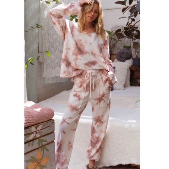 NWT POL Tie Dye Sweatshirt - Picture 2 of 16